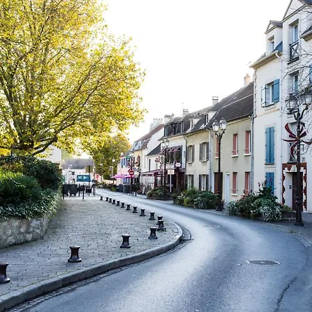 Paris Cdg : Duplex - 3 Bedrooms